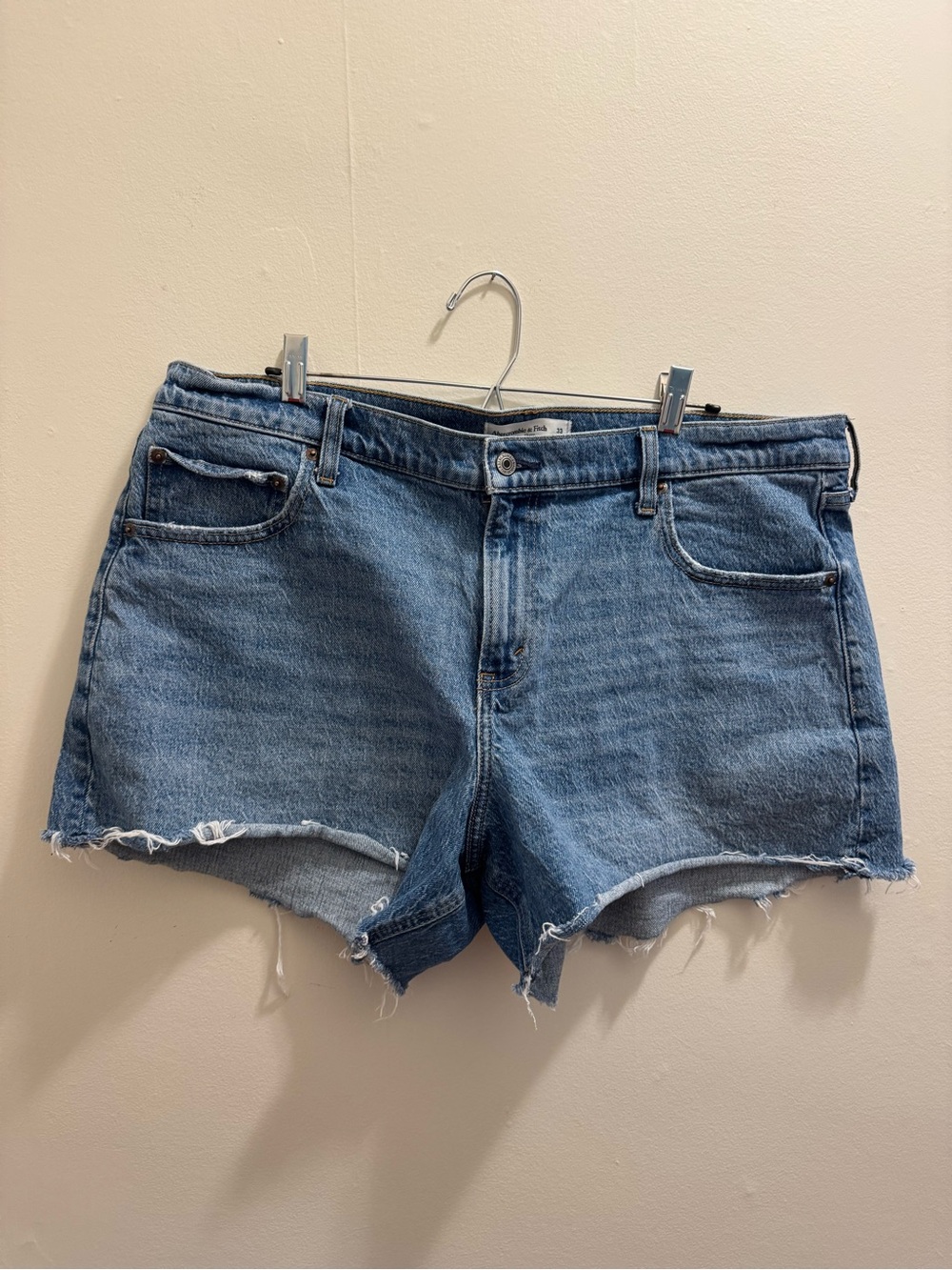 Abercrombie & Fitch 33/16 The A-line short Mid Rise Shorts